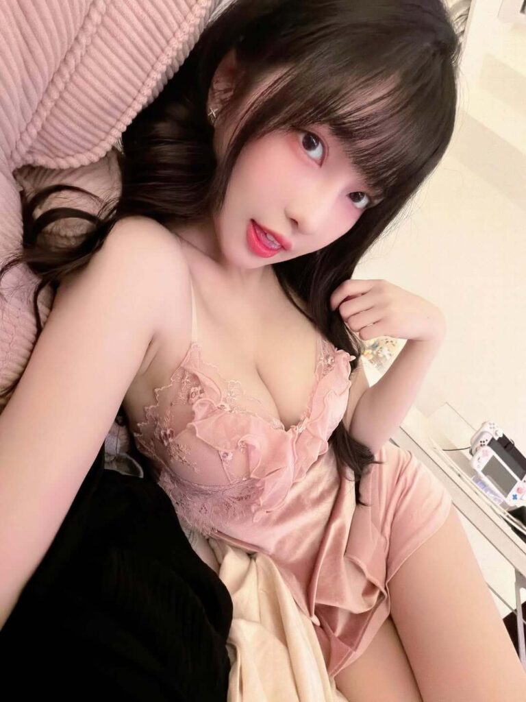 Hankora ✨️ VIP Singapore Escort Japanese ? 22 YO , Young & Sexy Model